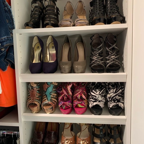 🖤Guess Shoes🖤 - Picture 2 of 8